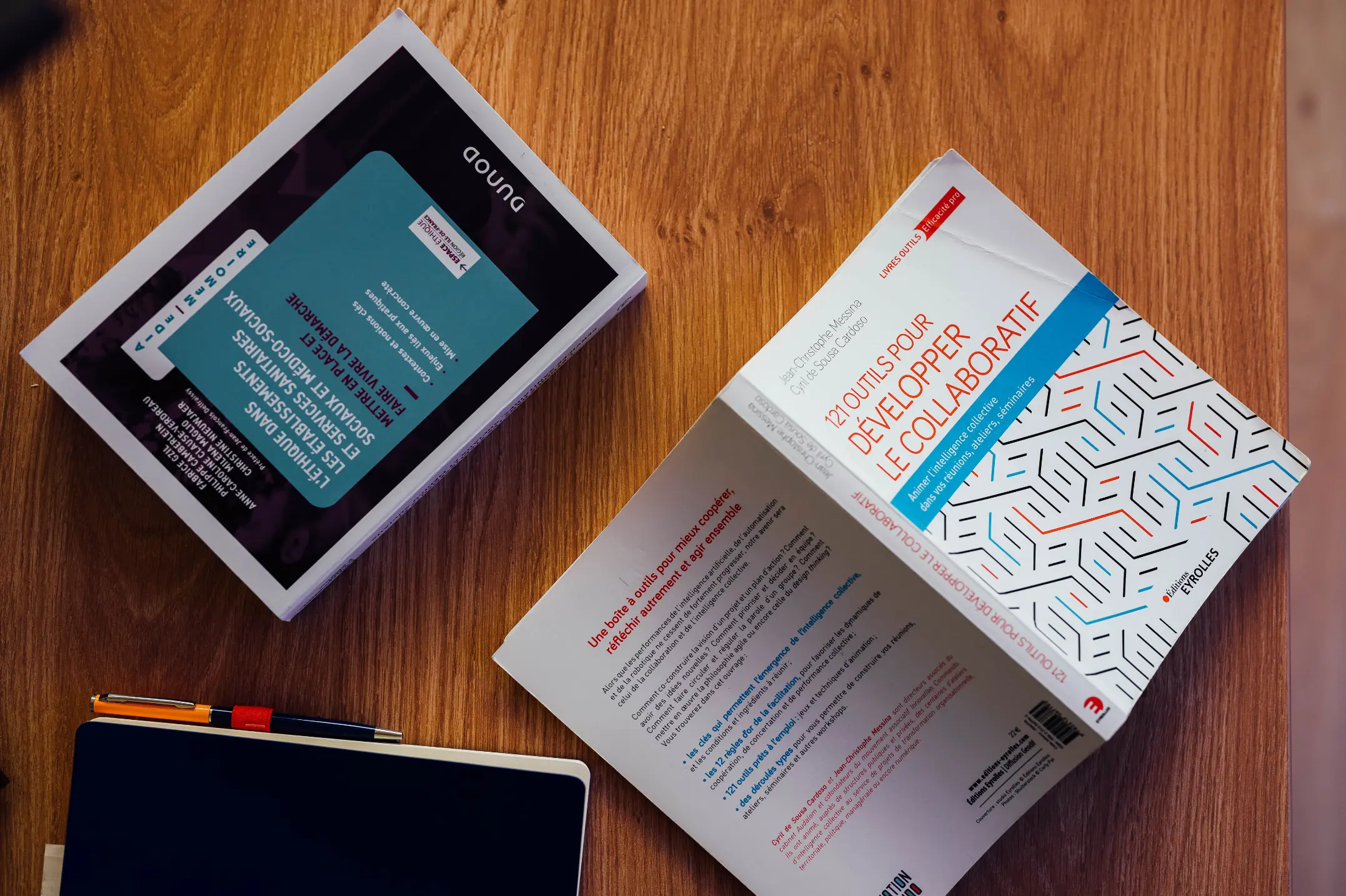 Livres et outils utilisés pour développer le travail collaboratif dans le secteur social